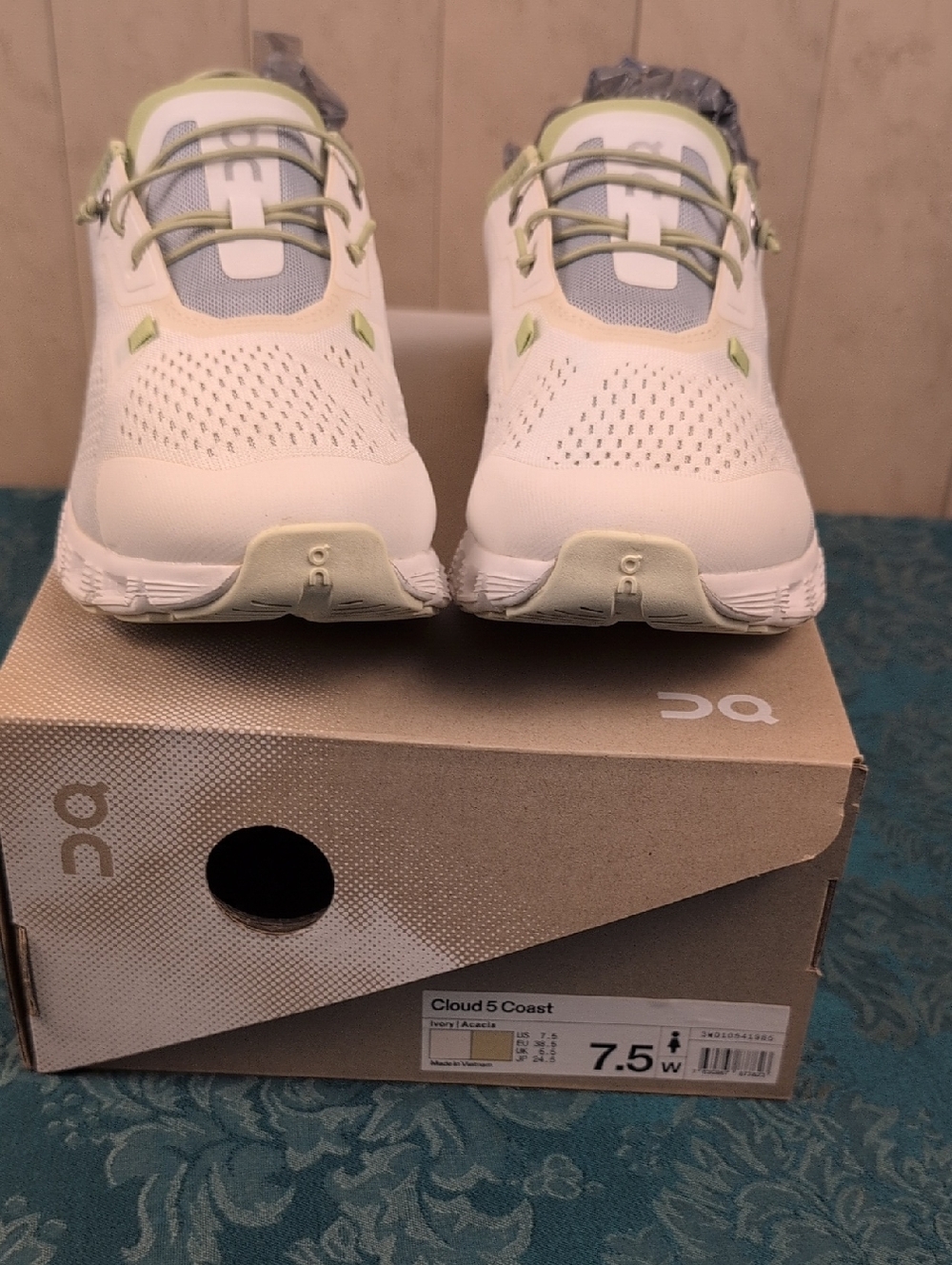 On Cloud 5 Coast Women's Athletic Shoes in Ivory/Light Green
